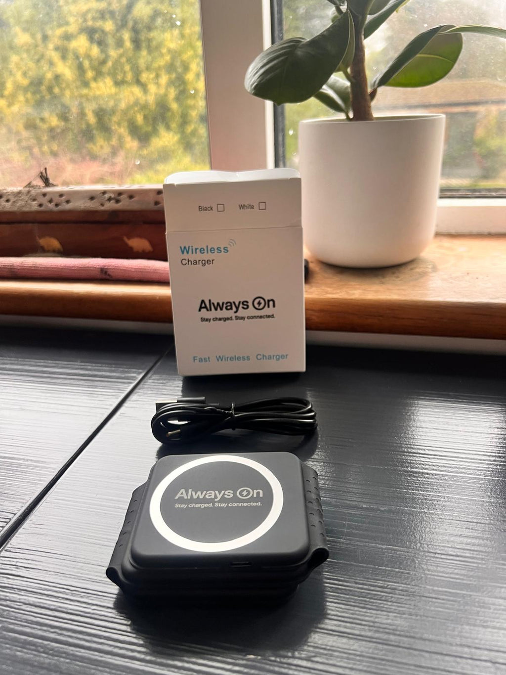 Always On 3-in-1 Wireless Charging Station – Apple Watch charging position